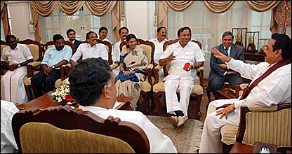 TN parliamentary delegation meeting President Mahinda Rajapaksa at Temple Trees (photo: Sudath Silva)