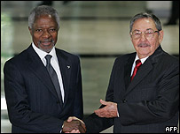 Raul Castro ve Kofi Annan