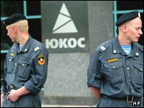 Jukos má zaplatit miliardy dolarů na daních
