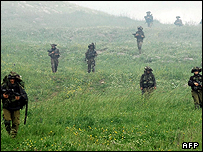 سربازان اسرائیلی در حال مانور نظامی در بلندی های جولان 