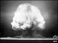 نخستين آزمايش اتمی در نيومکزيکو، شانزدهم ژوئيه 1945