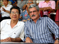 Ông Nguyễn Lưu và ông Calisto, HLV trưởng đội tuyển Việt Nam