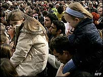 Věřící na Svatopetrském náměstí