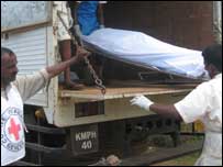 LTTE bodies being handed over to ICRC (photo Dinasena Ratugamage)