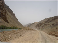 په کليوکې خامه سړکونه