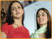 کرینا کپور اور ایشا دیول