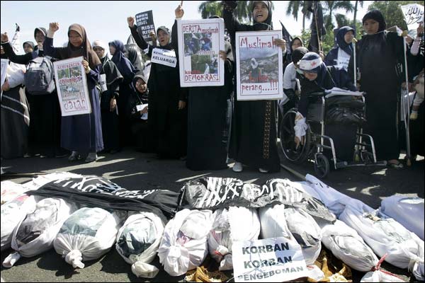 اسرائیلی حملوں کے خلاف پوری دنیا میں احتجاج