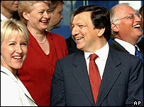 Barroso yeni komisyon üyeleriyle 