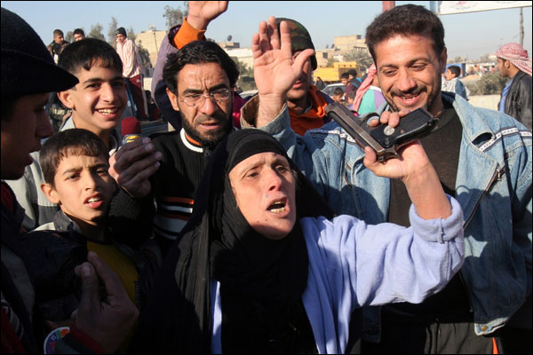 कहीं उल्लास तो कही ग़मगीन माहौल