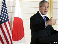 Bush fala à imprensa em Kyoto, no Japão
