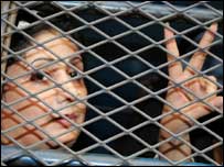 گرفتار کارکن(فائل فوٹو)