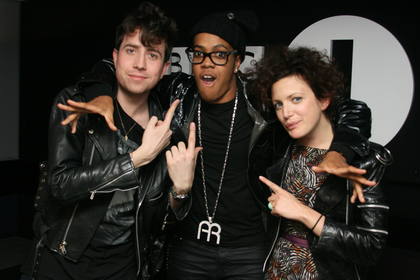 Chipmunk!! How we love the 'munkster! He chatted about missing college and working with hot ladies Esmee Denters and Daisy Dares You.