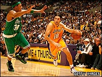 ساپا ووجاچیچ مقابل پال پیرس