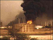 تاسیسات نفتی در آتش