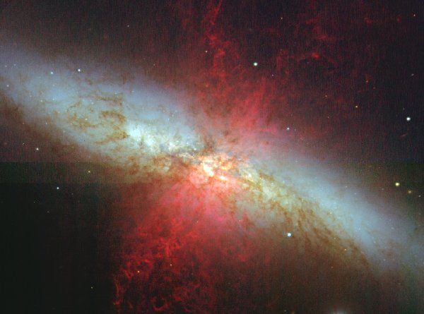 Starburst galaxy M82