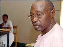 Eski Ruanda lideri Pasteur Bizimungu