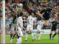 Cena do jogo Argentina x Sérvia e Montenegro