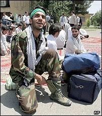 تجمع دانشجويان داوطلب اعزام به لبنان در بهشت زهرای تهران