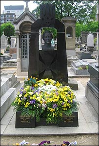 Могила Симона Петлюри в Парижі. Сюди приходять на панихиду в день його смерті