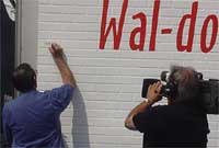 Dweud wel wrth y wal