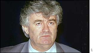 Radovan Karadžič uniká spravedlnosti už osm let