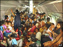 Mulheres e crianças são retiradas de Nicobar e Andaman