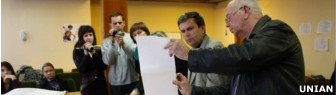 виборча комісія засідає
