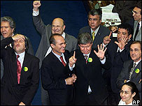 Senadores comemoram aprovação da Reforma da Previdência