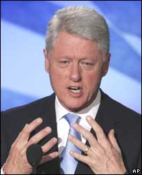 O ex-presidente dos Estados Unidos Bill Clinton em discurso durante a convenção do Partido Democrata dos Estados Unidos nesta segunda-feira, em Boston