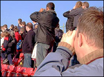 हीथ्रो पर उमड़े लोग