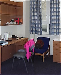 宿舍不大但五脏俱全