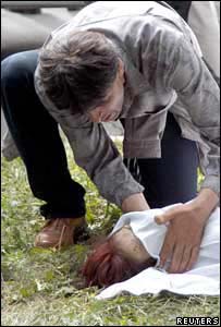 ایک سو سے زائد افراد کے زخمی ہونے کا خدشہ ہے