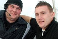 Lee a Gareth o'r tim Diogelwch