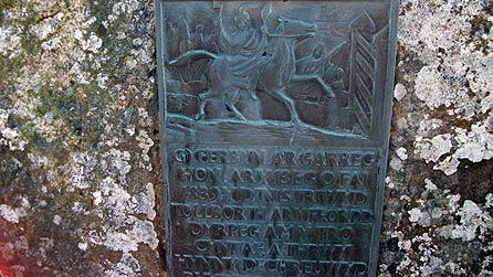 Y gofeb i ferched Beca yn Efailwen