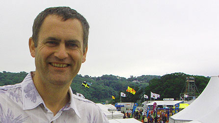 Ifor ap Glyn ar faes Eisteddfod Genedlaethol yr Urdd Conwy 2008