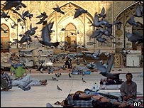 Depois de semanas de combates, a calma voltou ao templo do Imam Ali, Najaf