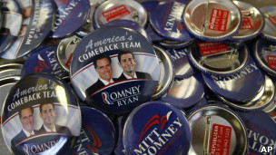 Mitt Romney e o candidato a vice-presidente, Paul Ryan, em material de campanha (Foto: AP)