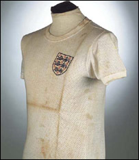 Camisa utilizada por Bobby Moore contra o Brasil em 1970