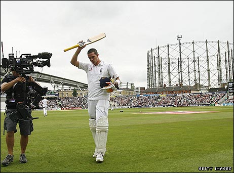 Kevin Pietersen walks back to the pavilion after falling for 100