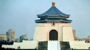 有关＂言行重大瑕疵＂必须下台的规定，被台湾媒体称为＂大嘴巴条款＂