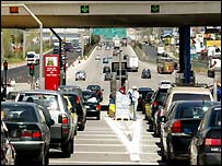 Muzica zgomotoasă încetineşte reacţiile şoferului 