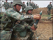 اعضای نيروی ويژه مبارزه با مواد مخدر در کلمبيا (عکس آرشيوی)