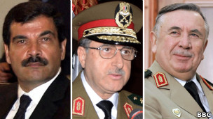 وزیر دفاع (وسط) و شوکت (چپ)