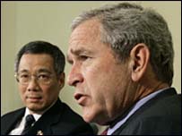 Thủ tướng Lý Hiển Long và ông Bush