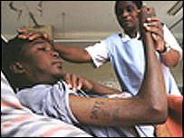 V Africe podle odhadů schází asi milion zdravotníků