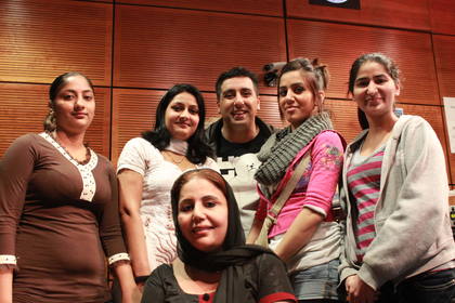 Rani Jago Giddah Group - Singing special Mother's Day Boliyan!