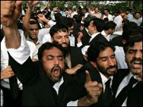 وکلاء (فائل فوٹو)