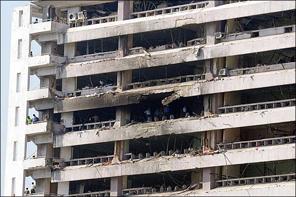 कोलंबो पर एलटीटीई का हवाई हमला