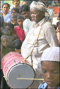 Sidi Drum Master in Jumrat, India