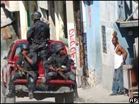 Policiais haitianos